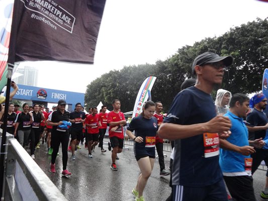 Bursa-Bull-Charge-Run-2018-Group-starting.jpg